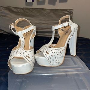 White size 7 heels